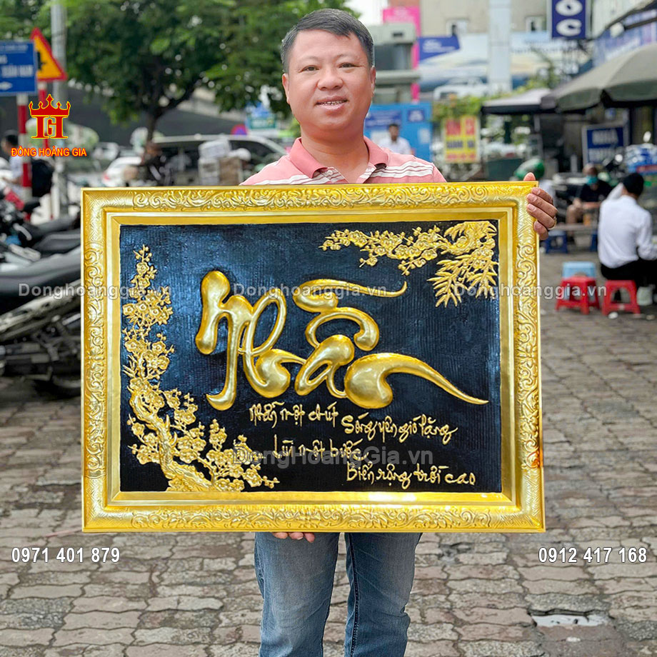 Tranh chữ nhẫn mạ vàng là dòng sản phẩm tranh đồng cao cấp tại Hoàng Gia